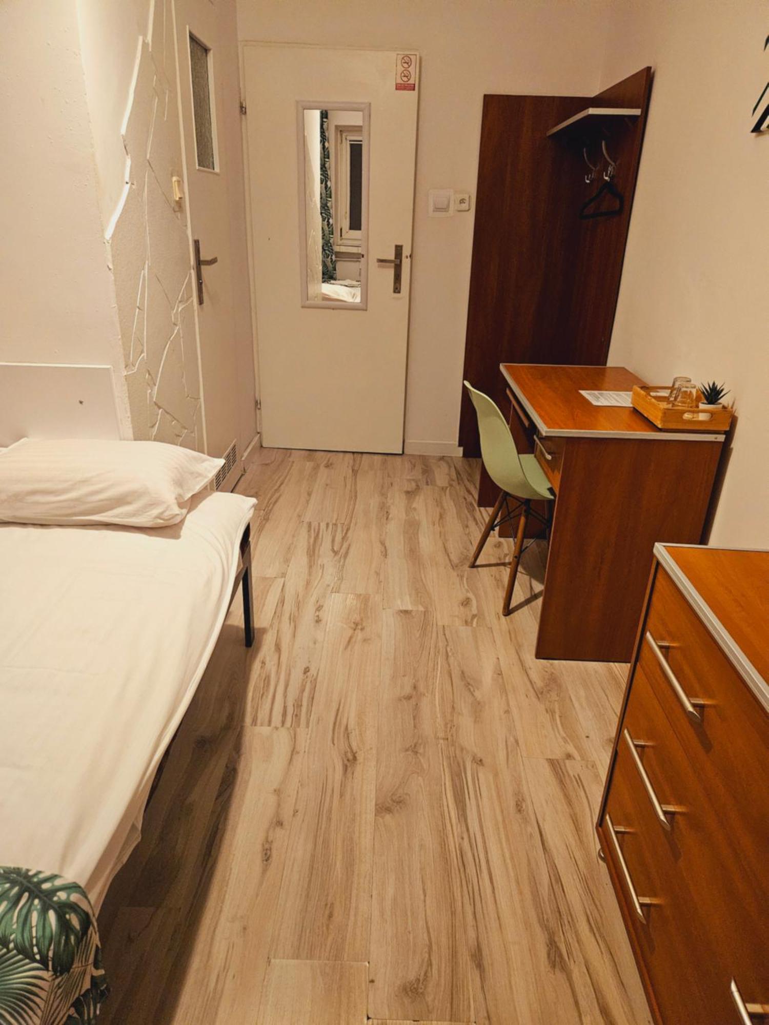 Hotel Zajazd Wik à Slesin  Extérieur photo
